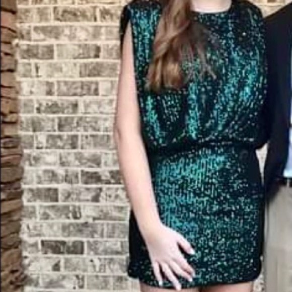 DO+BE Dresses & Skirts - DO + BE emerald green sequin round neck dress size large
